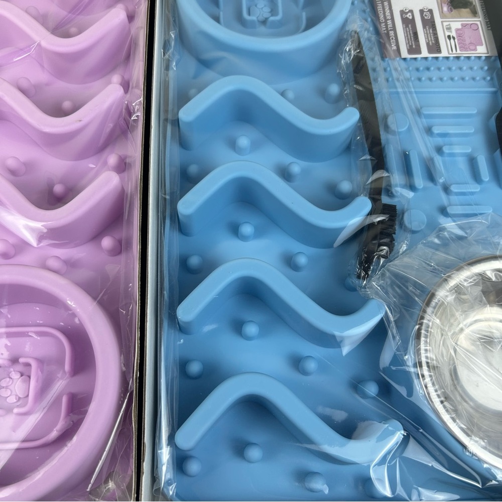 3-in-1 Dog Slow Feeder Lick Mat Silicone w/ Bowl Suction New Blue or Pink - Picture 12 of 13